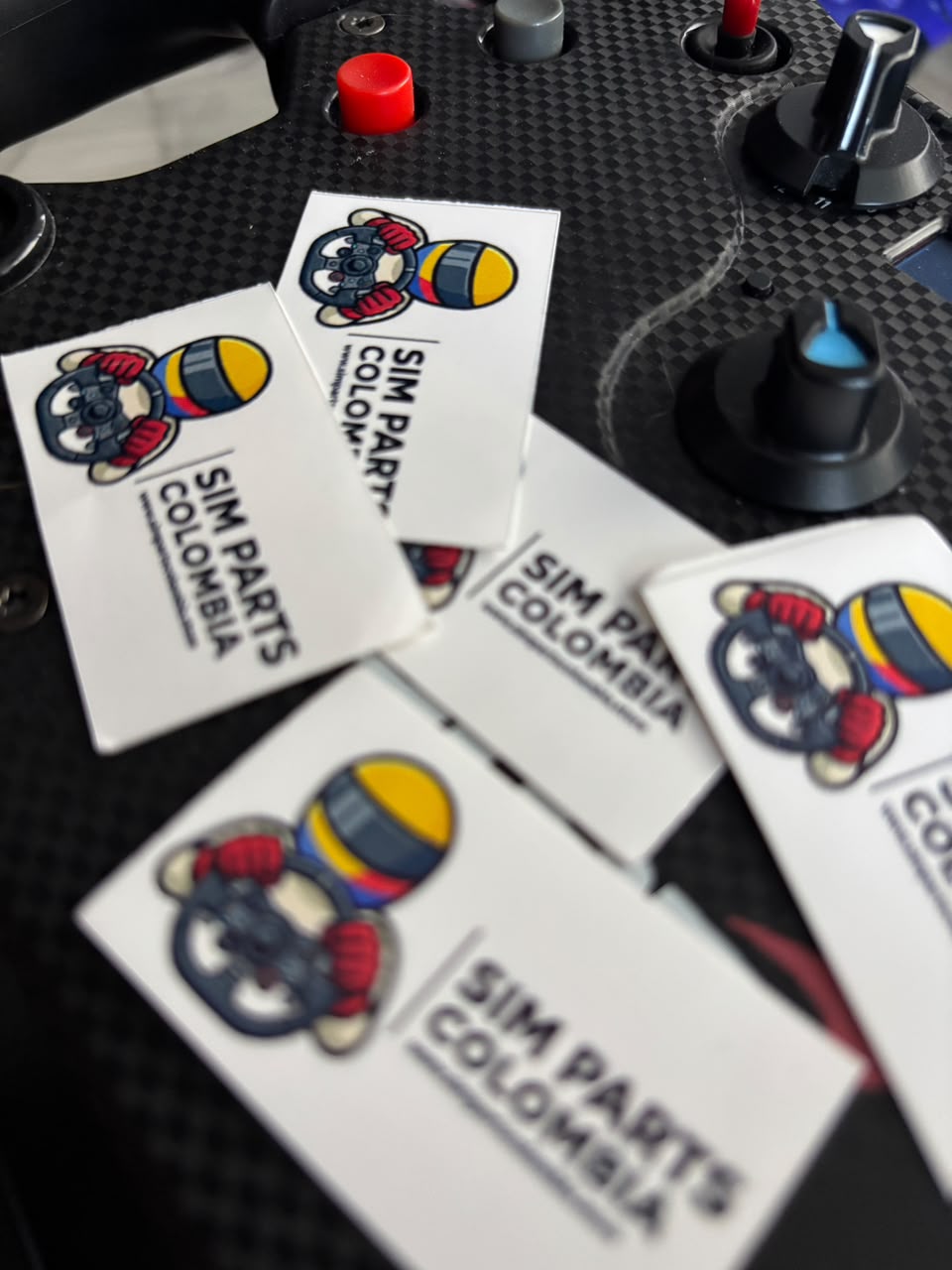 Stickers Sim Parts Colombia sobre volante sim racing